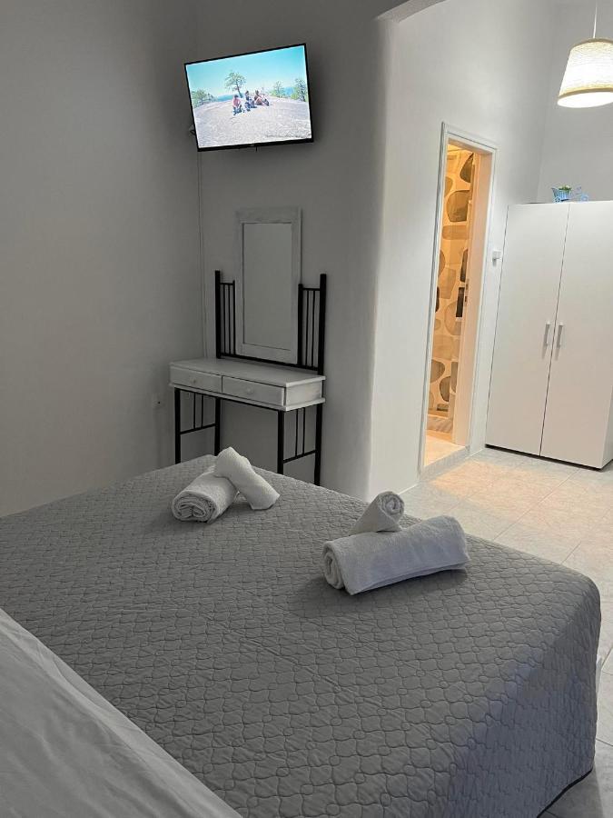 Zolfo Antico Beach Apartment Perissa Bagian luar foto