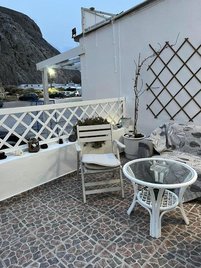 Zolfo Antico Beach Apartment Perissa Bagian luar foto