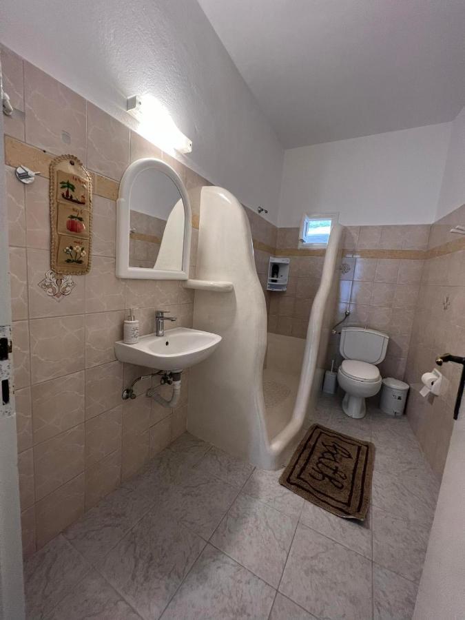 Zolfo Antico Beach Apartment Perissa Bagian luar foto