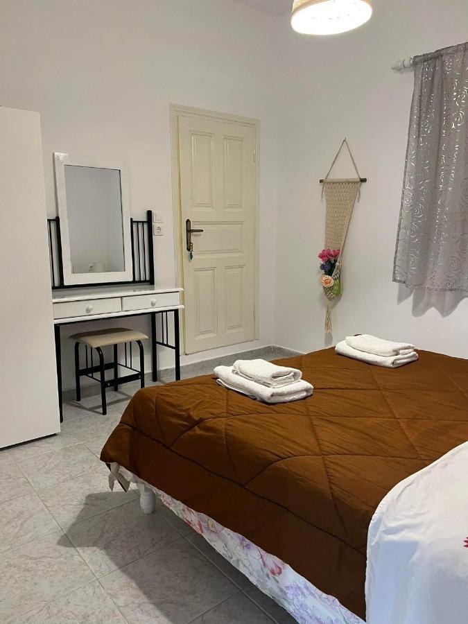 Zolfo Antico Beach Apartment Perissa Bagian luar foto