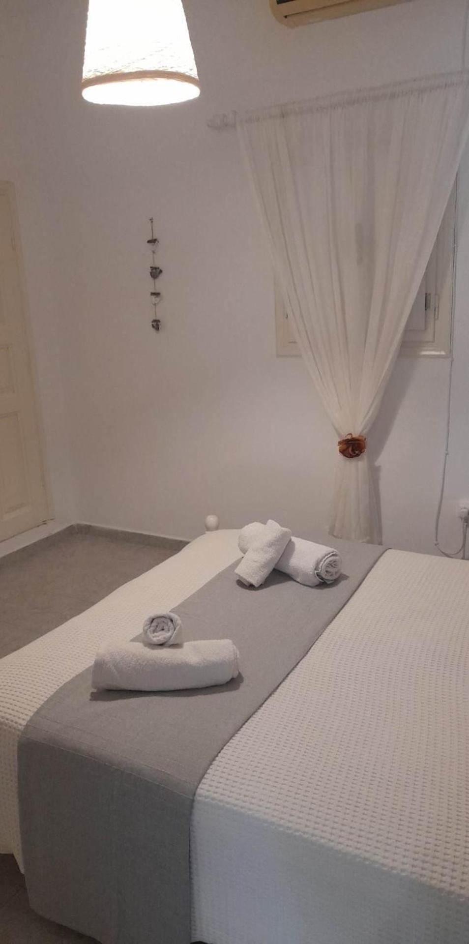 Zolfo Antico Beach Apartment Perissa Bagian luar foto
